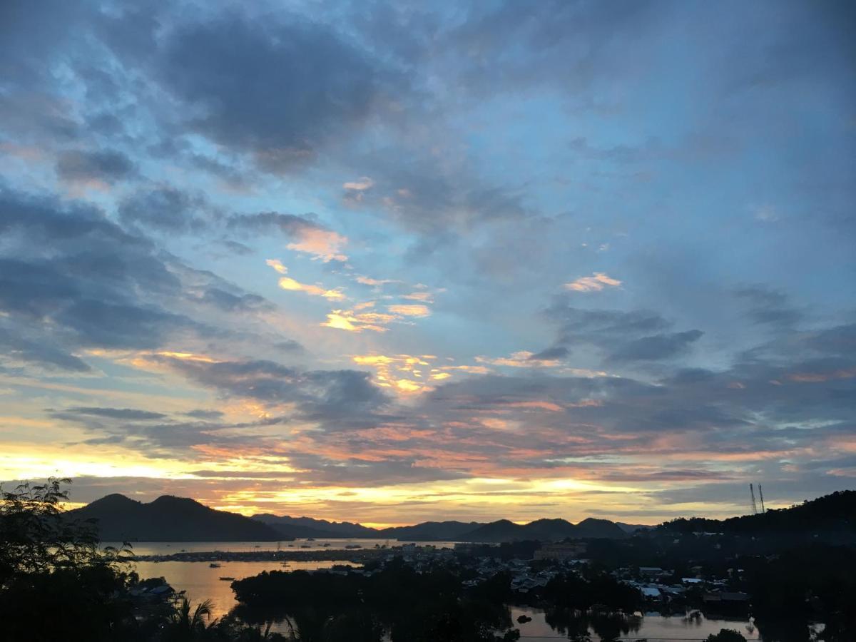 Purple Homestay Hillside Coron Bagian luar foto